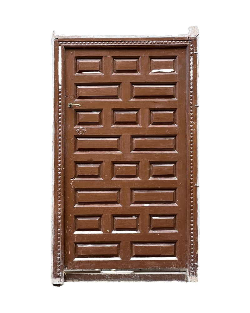 Puerta castellana panelada en madera maciza