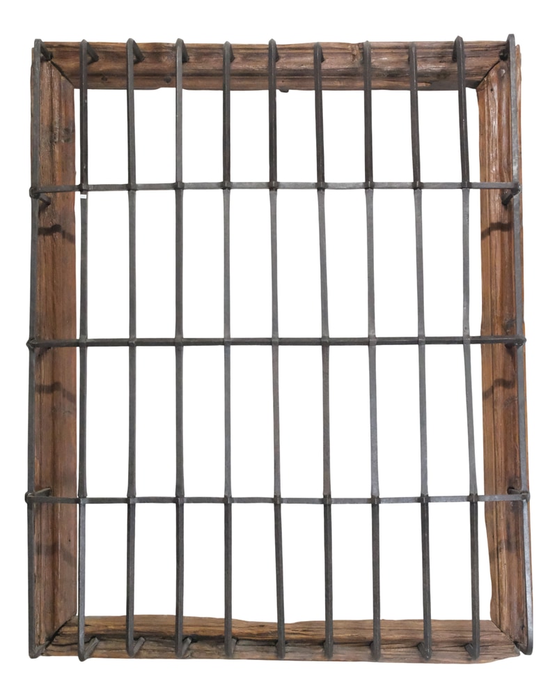 Reja de Hierro del Siglo XVII con Marco Castellano