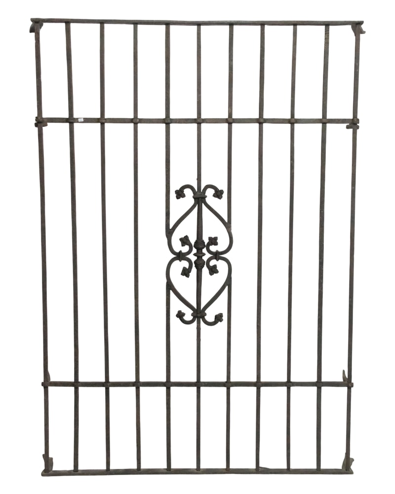 Reja de Hierro del Siglo XVIII con Elemento Decorativo
