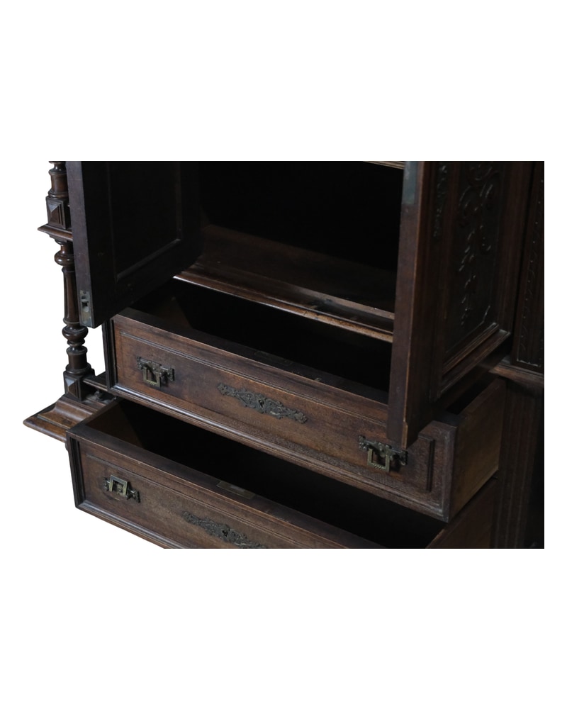 19th Century Walnut Sideboard - 14/19