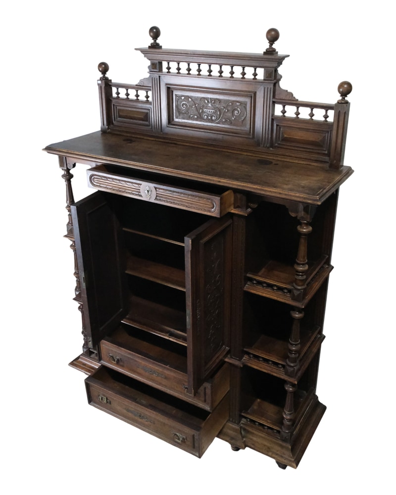 19th Century Walnut Sideboard - 15/19