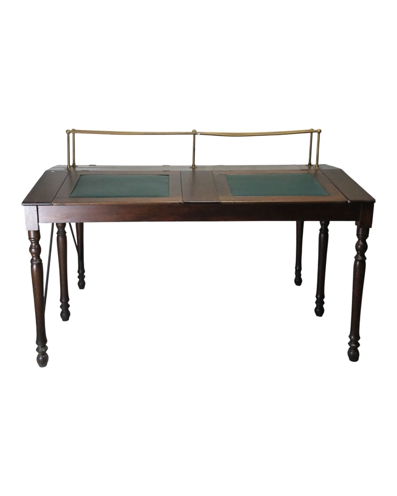 Mesa de Estación de Autobús del Siglo XX con Tapas Abatibles