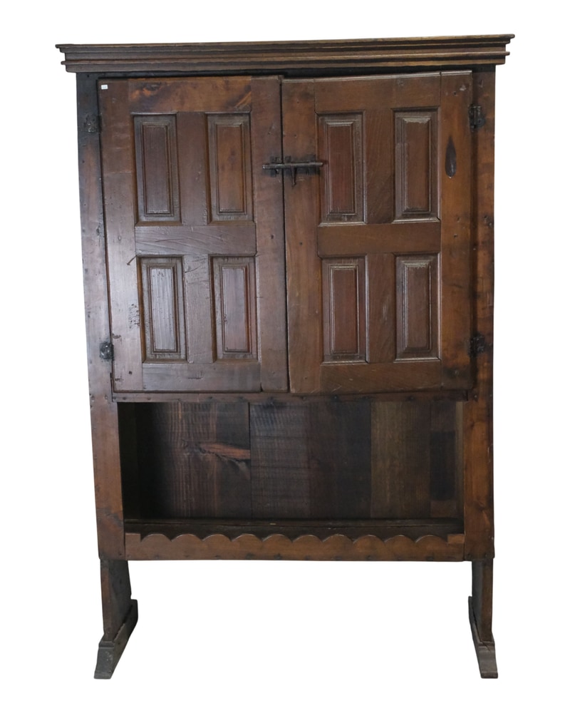 Alacena del Siglo XX en Madera Maciza