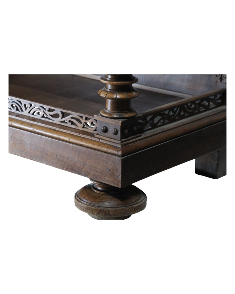 19th Century French Hall Table in Walnut with Floral Carving - 7/18
