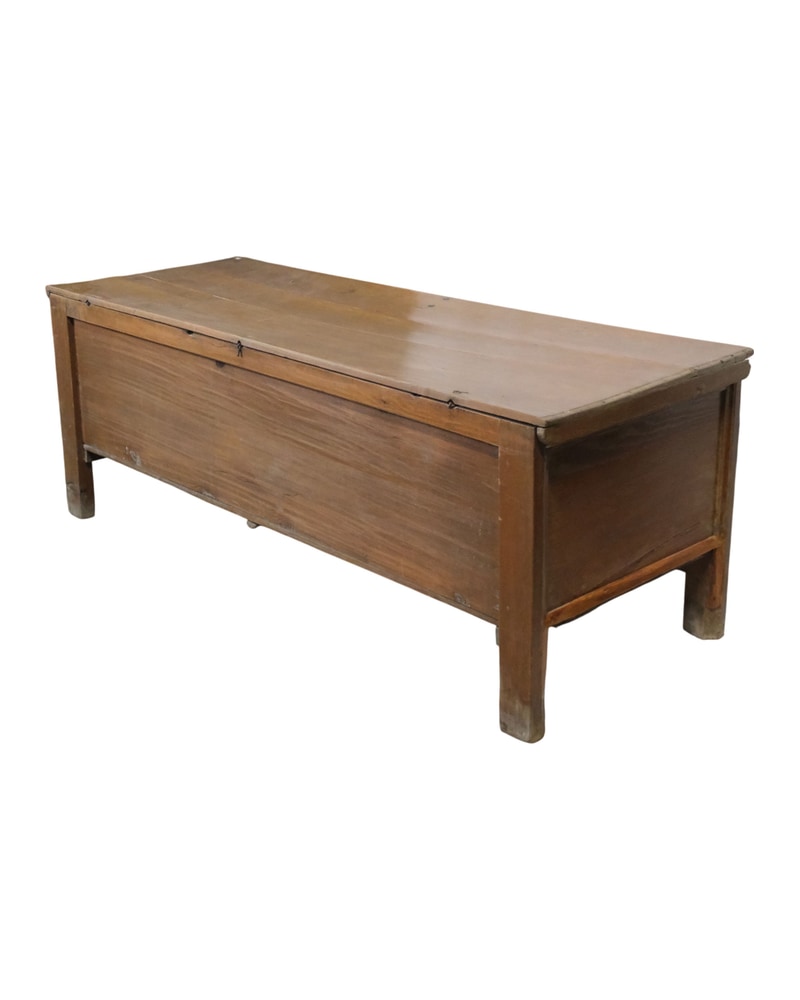 18th Century Andalusian Pine Chest with Carving - 10/11