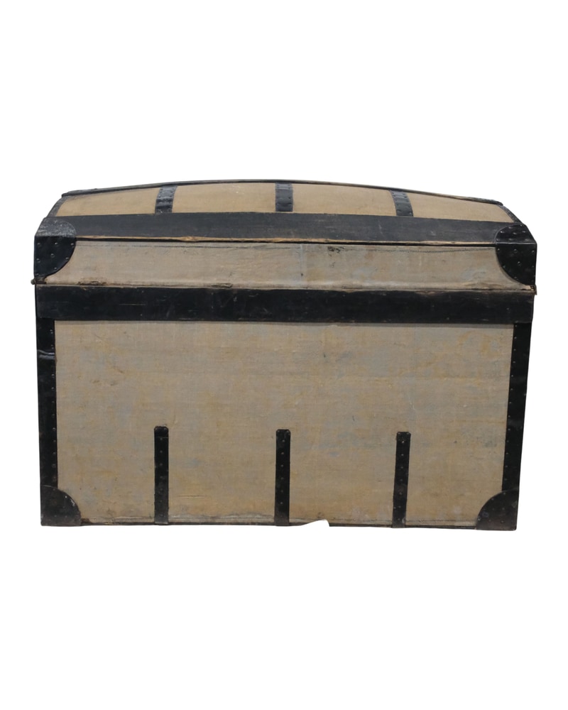19th Century Black and White Woven Chest - 8/9