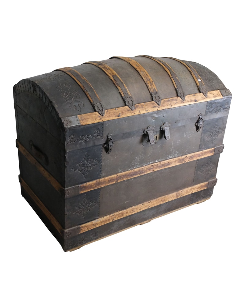 19th Century Travel Trunk with Domed Lid in Madrid - 5/14