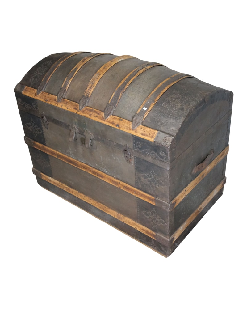 19th Century Travel Trunk with Domed Lid in Madrid - 6/14