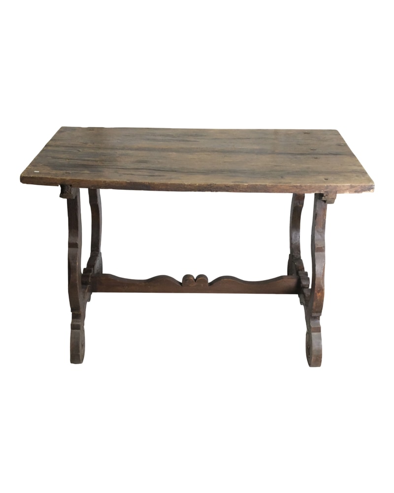 Mesa de Nogal del Siglo XVIII con Patas en Lira