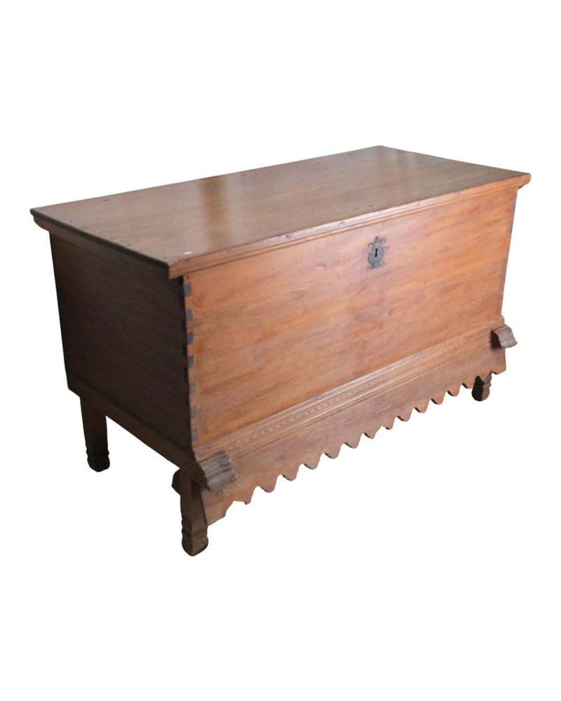 18th Century Andalusian Chest in Pine - 2/7