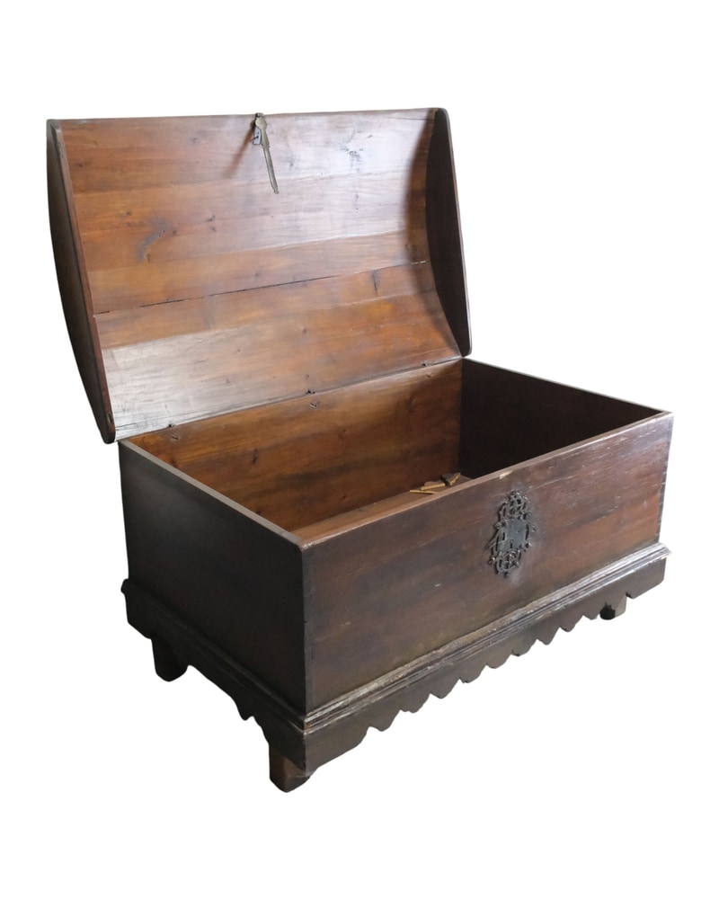 18th Century Castilian Chest - 7/10