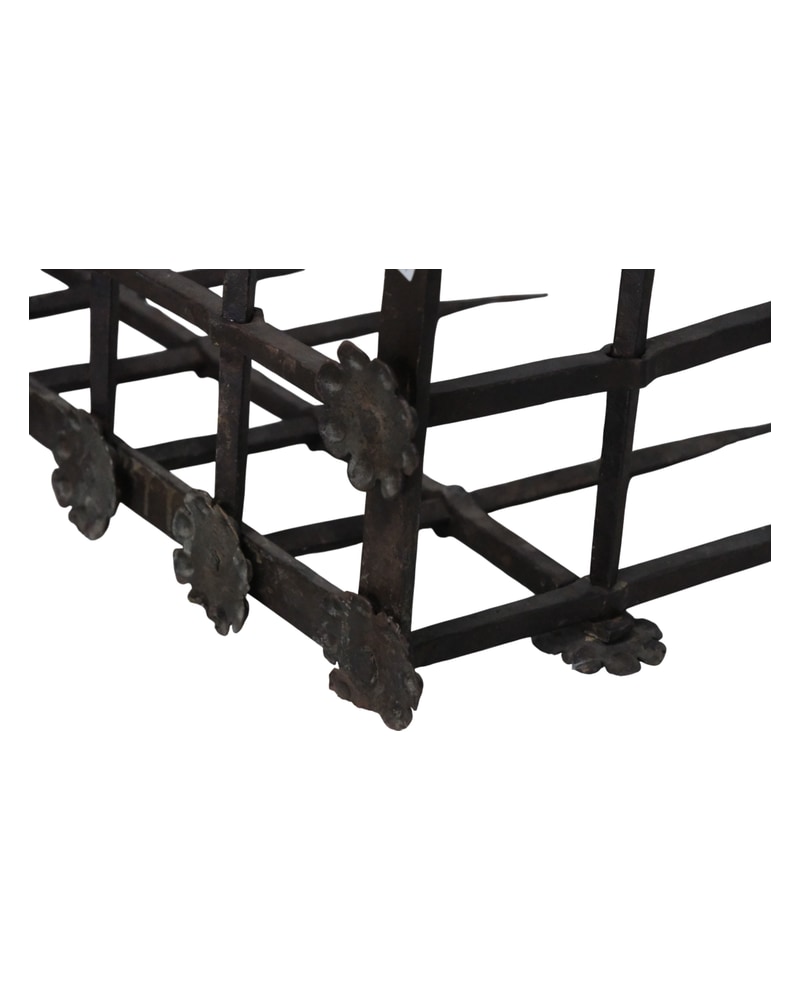 17th Century Castilian Grille in Wrought Iron - 7/8
