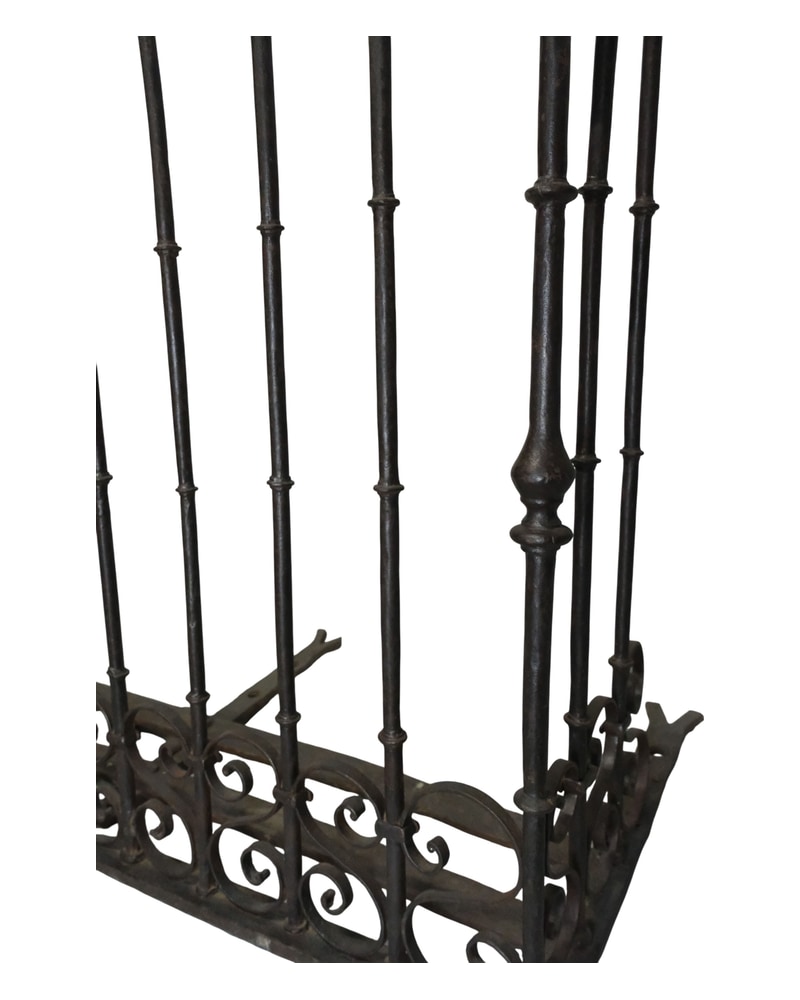 18th Century Wrought Iron Balcony with Frieze - 6/9
