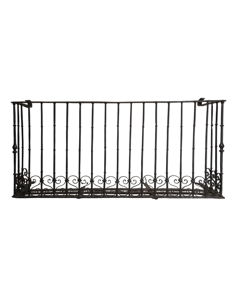 Balcón del Siglo XVIII en Hierro Forjado con Friso