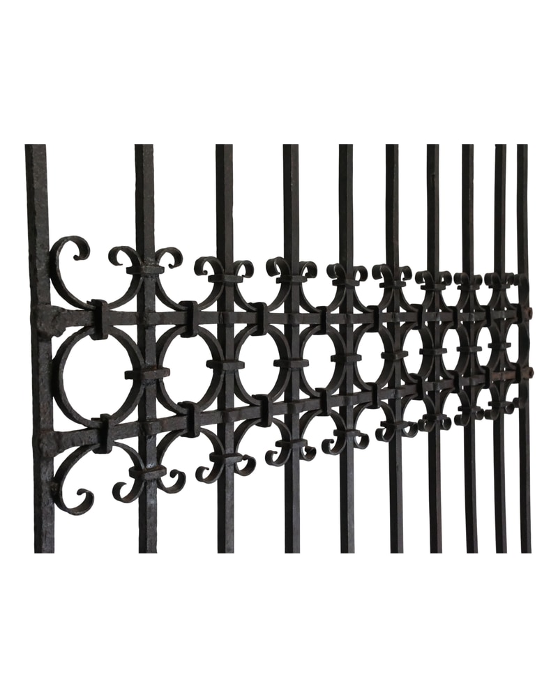 19th Century Cast Iron Grille with Symmetrical Motifs - 6/8