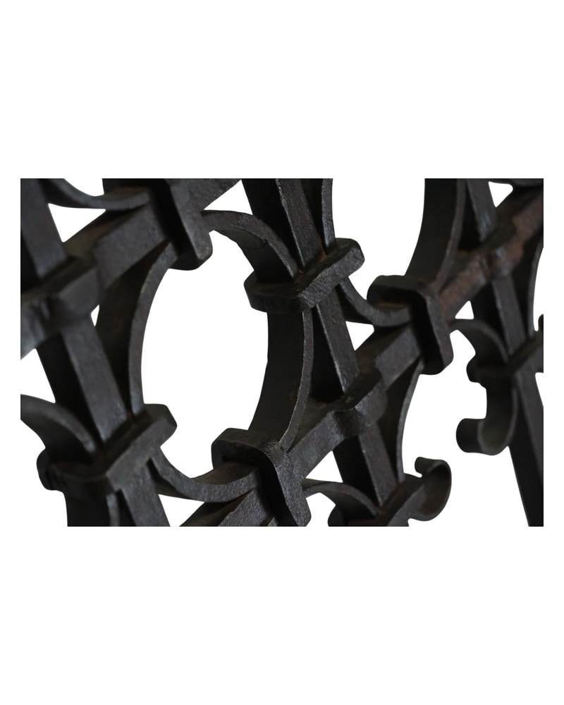 19th Century Cast Iron Grille with Symmetrical Motifs - 8/8