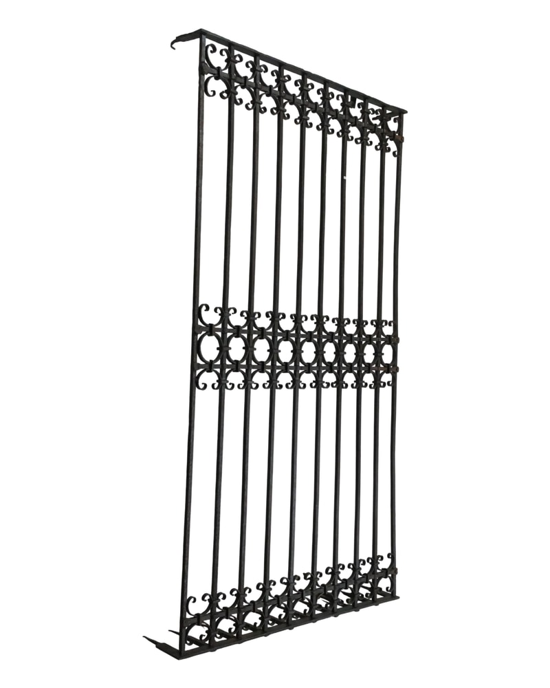 19th Century Cast Iron Grille with Symmetrical Motifs - 5/8
