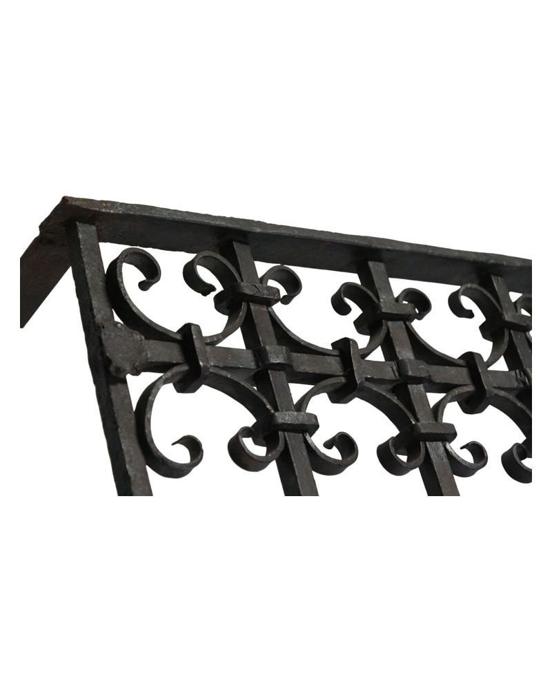 19th Century Cast Iron Grille with Motifs - 5/7