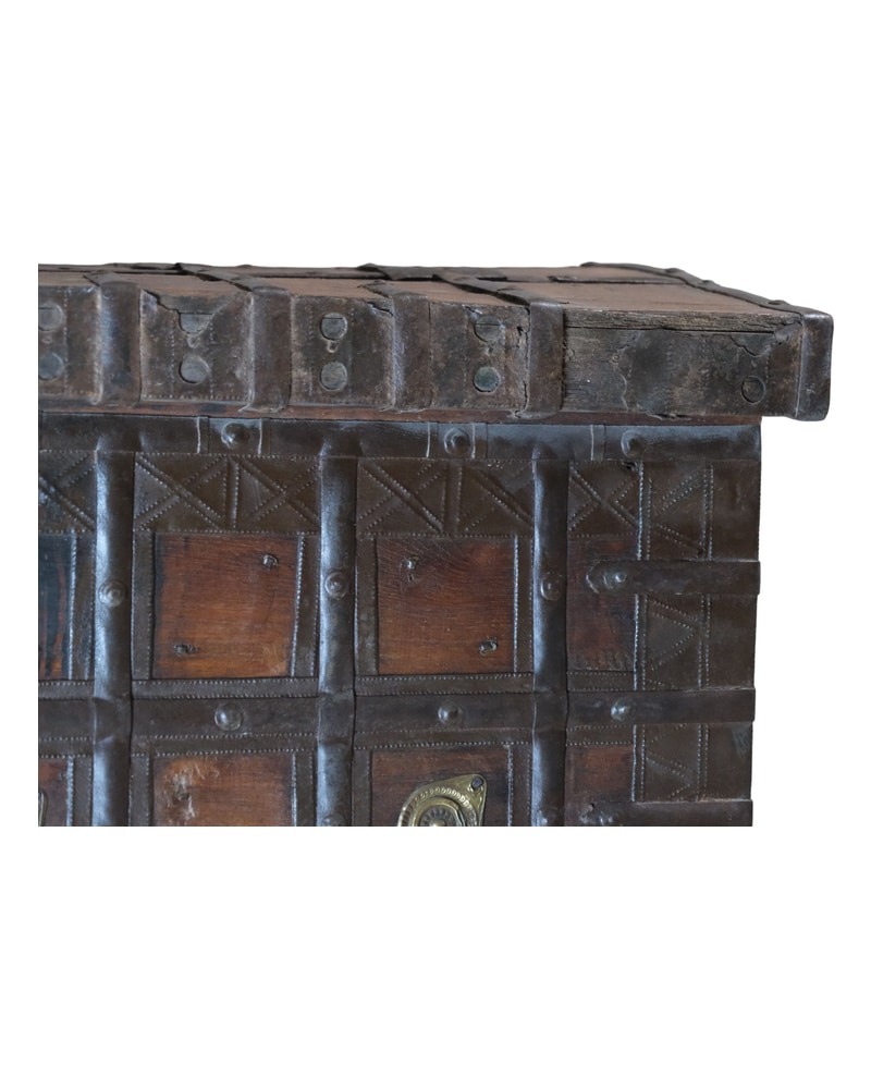 19th Century Indian Chest with Bronze Decoration - 4/8