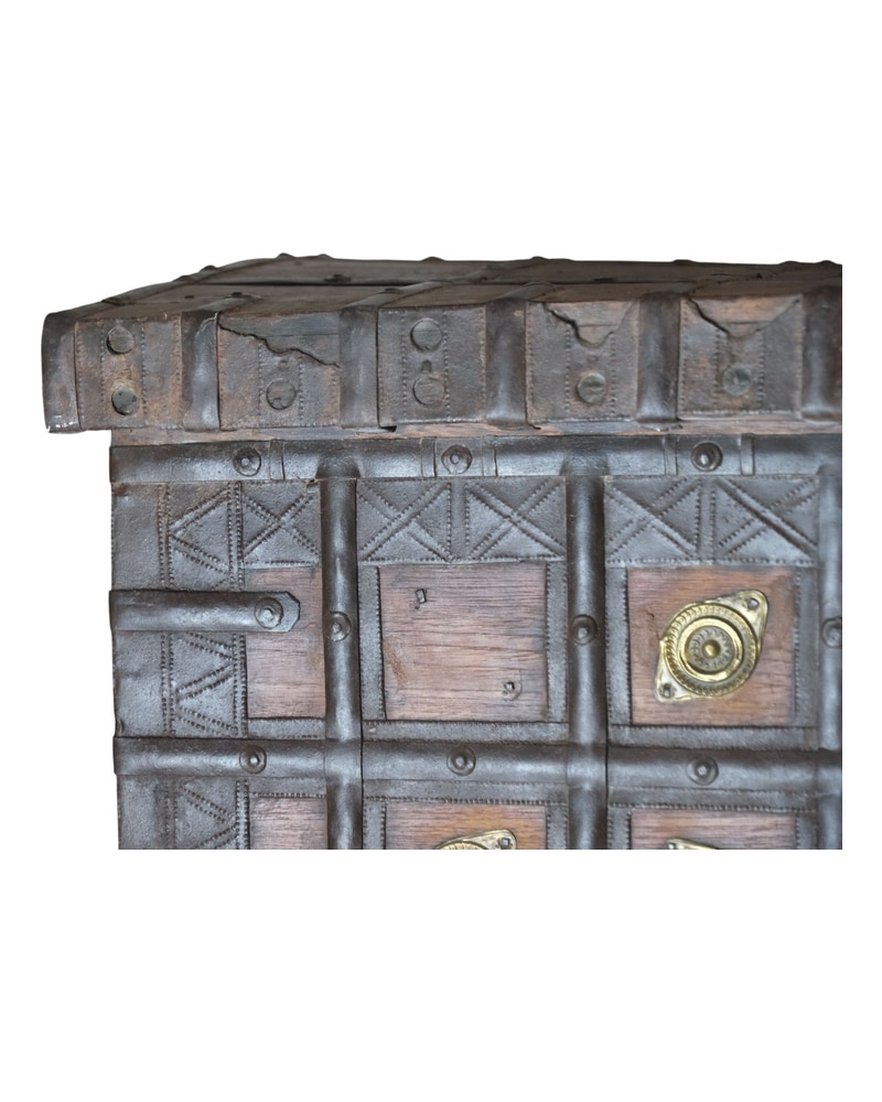 19th Century Indian Chest with Bronze Decoration - 3/8