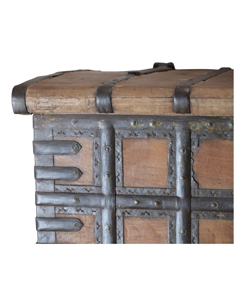 19th Century Indian Chest - 4/9