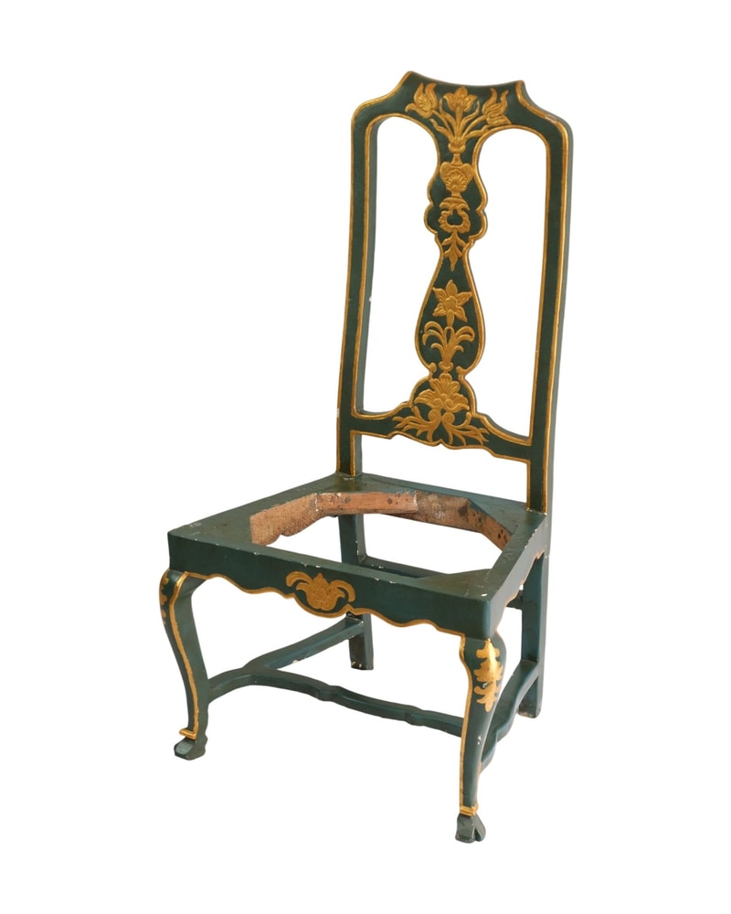 Silla de Respaldo Alto del Siglo XVIII en Madera Pintada y Dorada