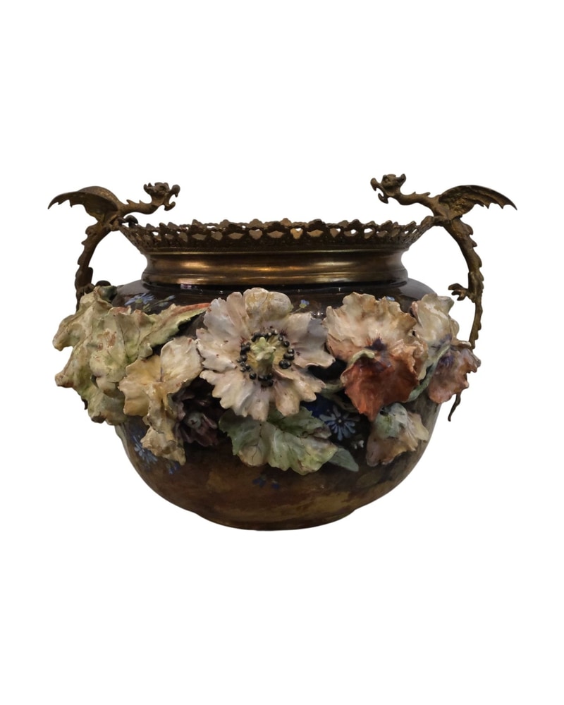 Jarrón de Cerámica con Detalles Florales y Dragones de Sanglar, siglo XIX