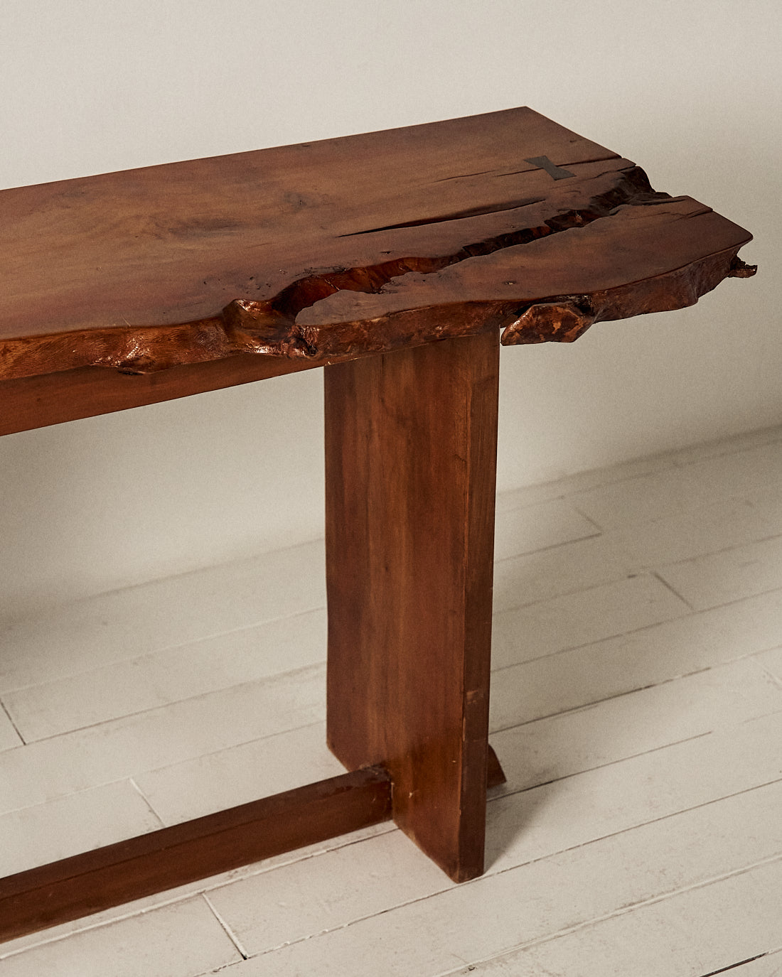 Consola del Siglo XXI de Madera de Cerezo - 2