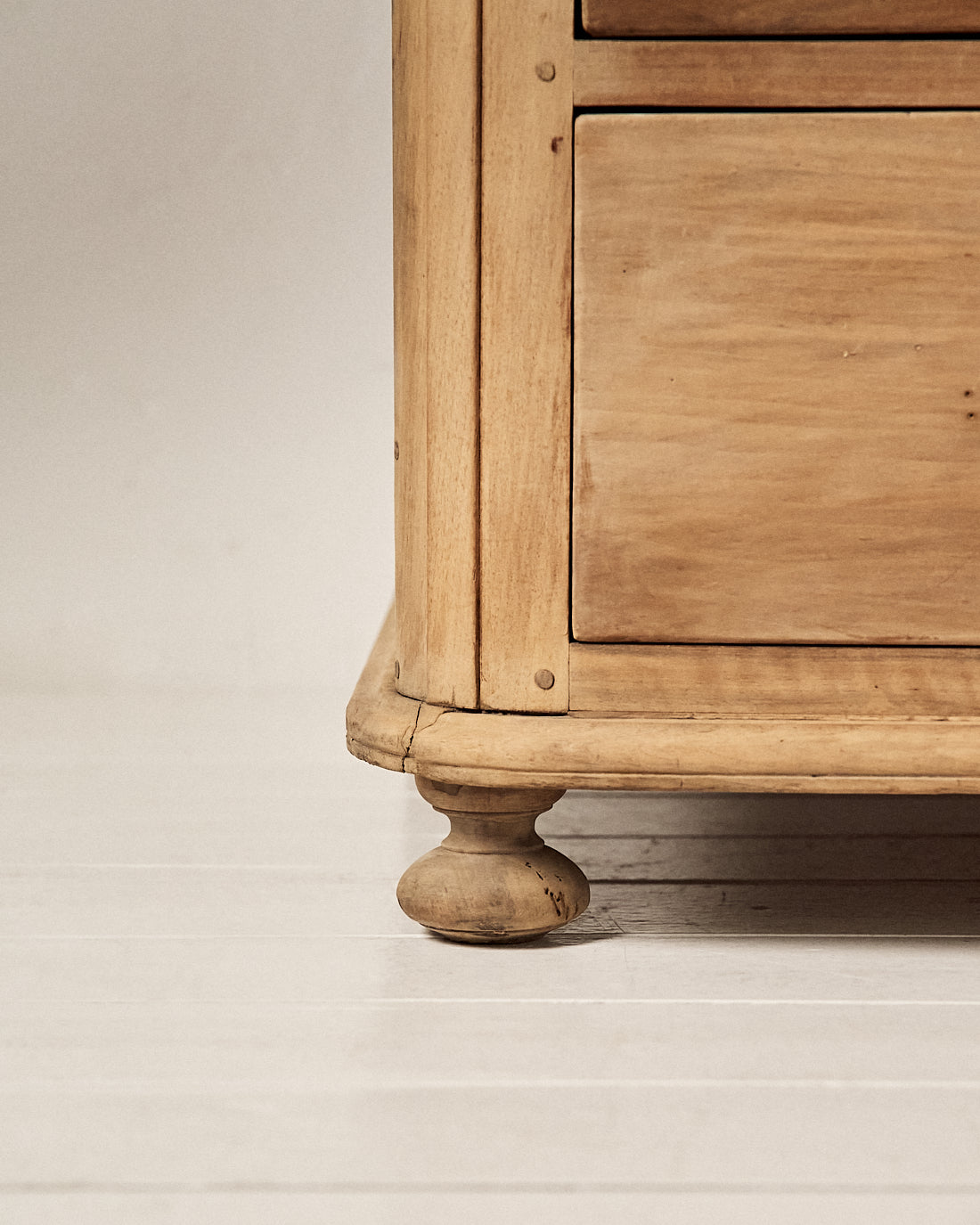 Cómoda Francesa de Nogal del Siglo XVIII - 5