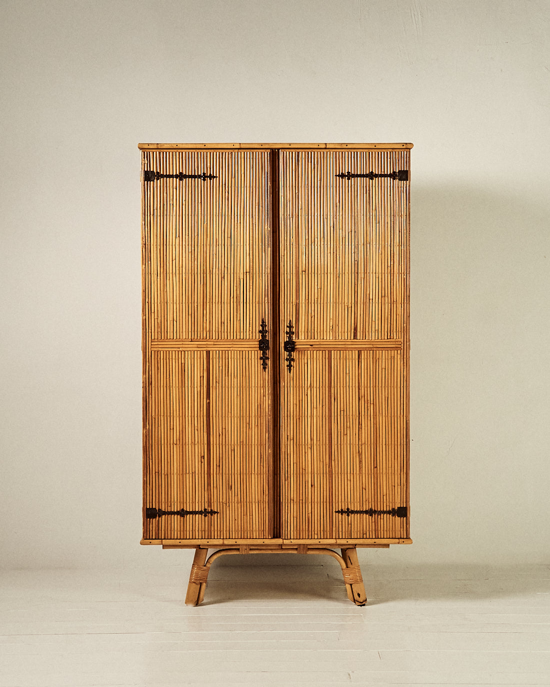 Armario Francés de Bambú de la Década de 1950
