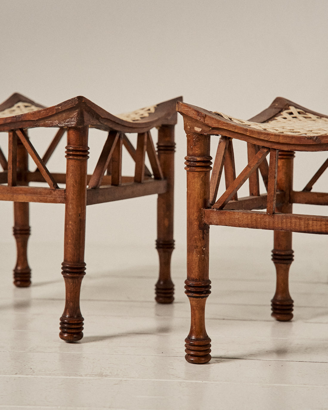 Pareja de Taburetes del Siglo XX de Adolf Loos - 2