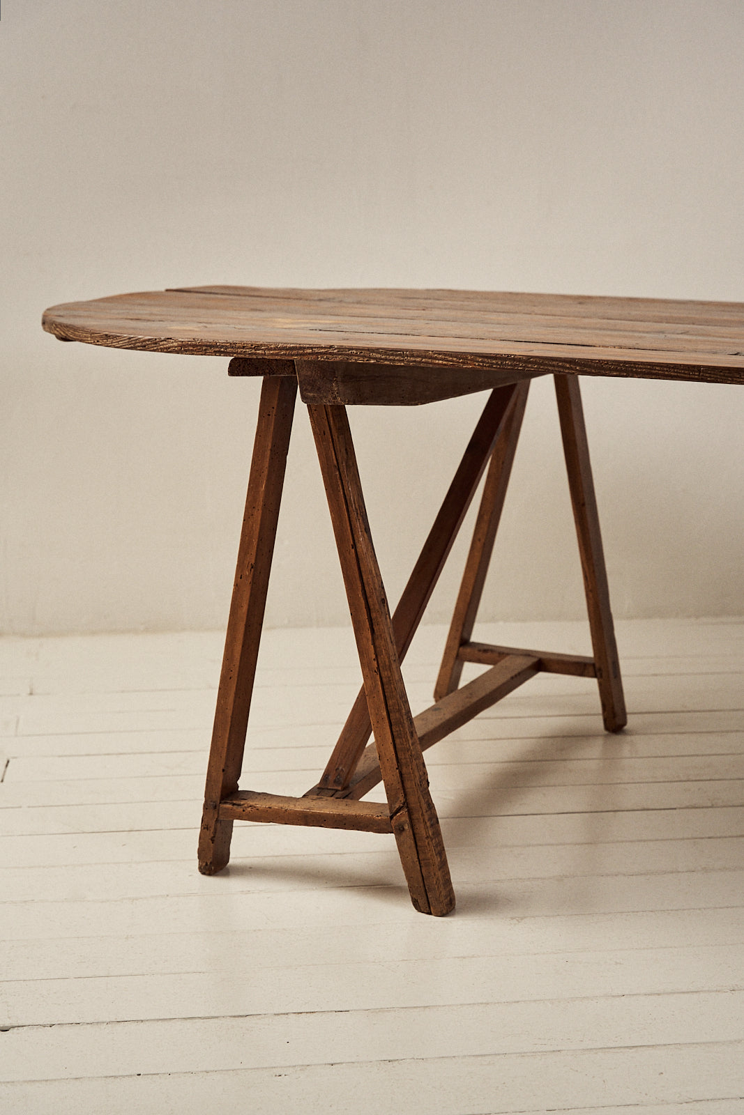 Mesa de Comedor Ovalada del Siglo XXI con Caballetes - 3