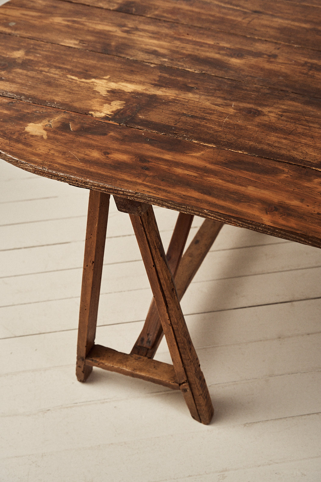 Mesa de Comedor Ovalada del Siglo XXI con Caballetes - 4