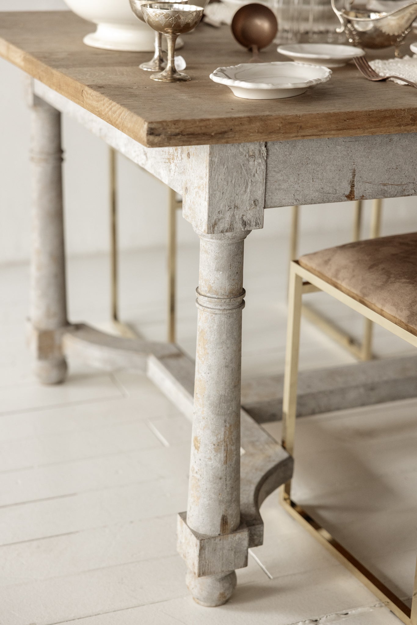 Mesa de Comedor del Siglo XXI de Madera con Pata Torneada - 3