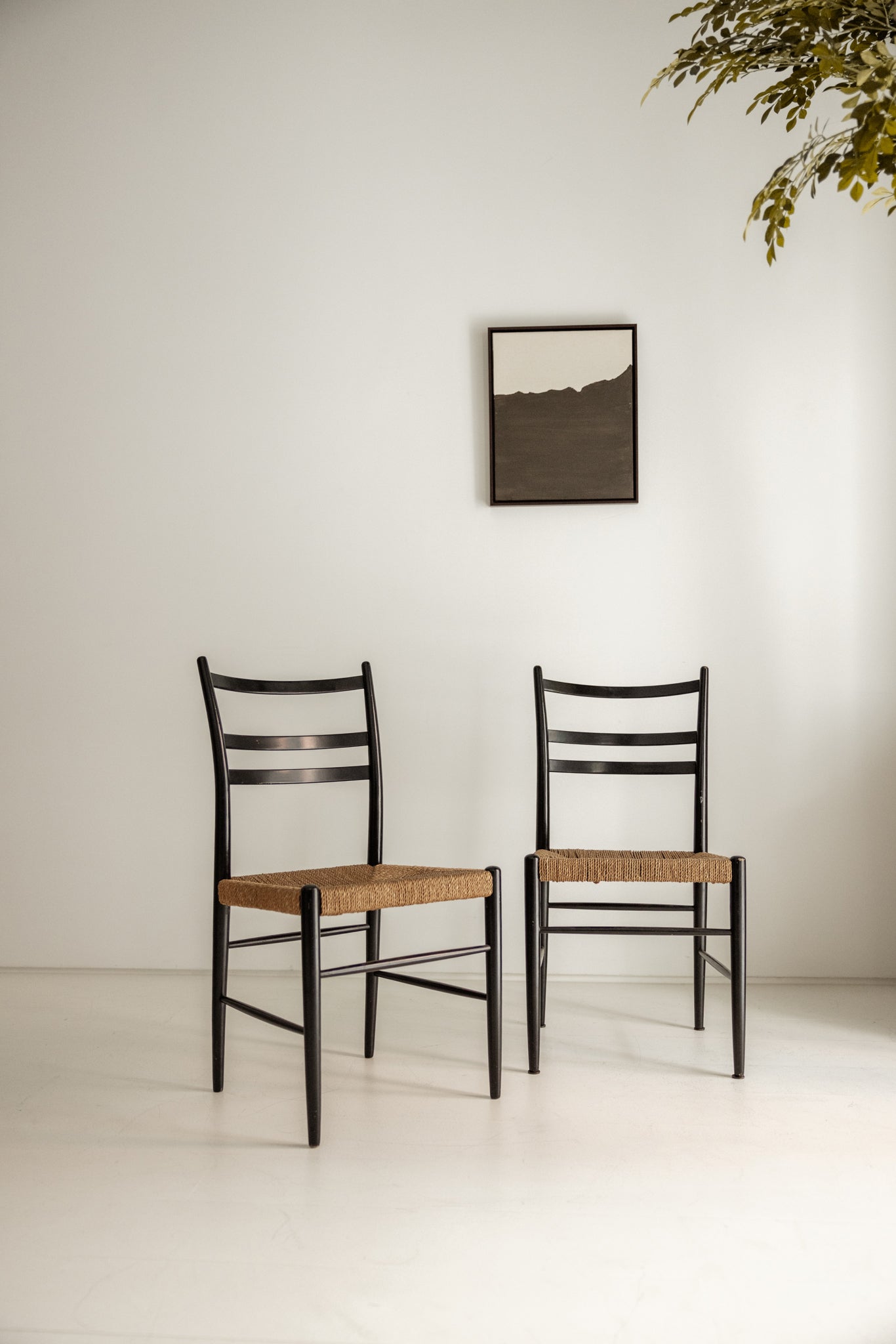 Sillas de Madera del Siglo XX con Asientos de Fibras Naturales