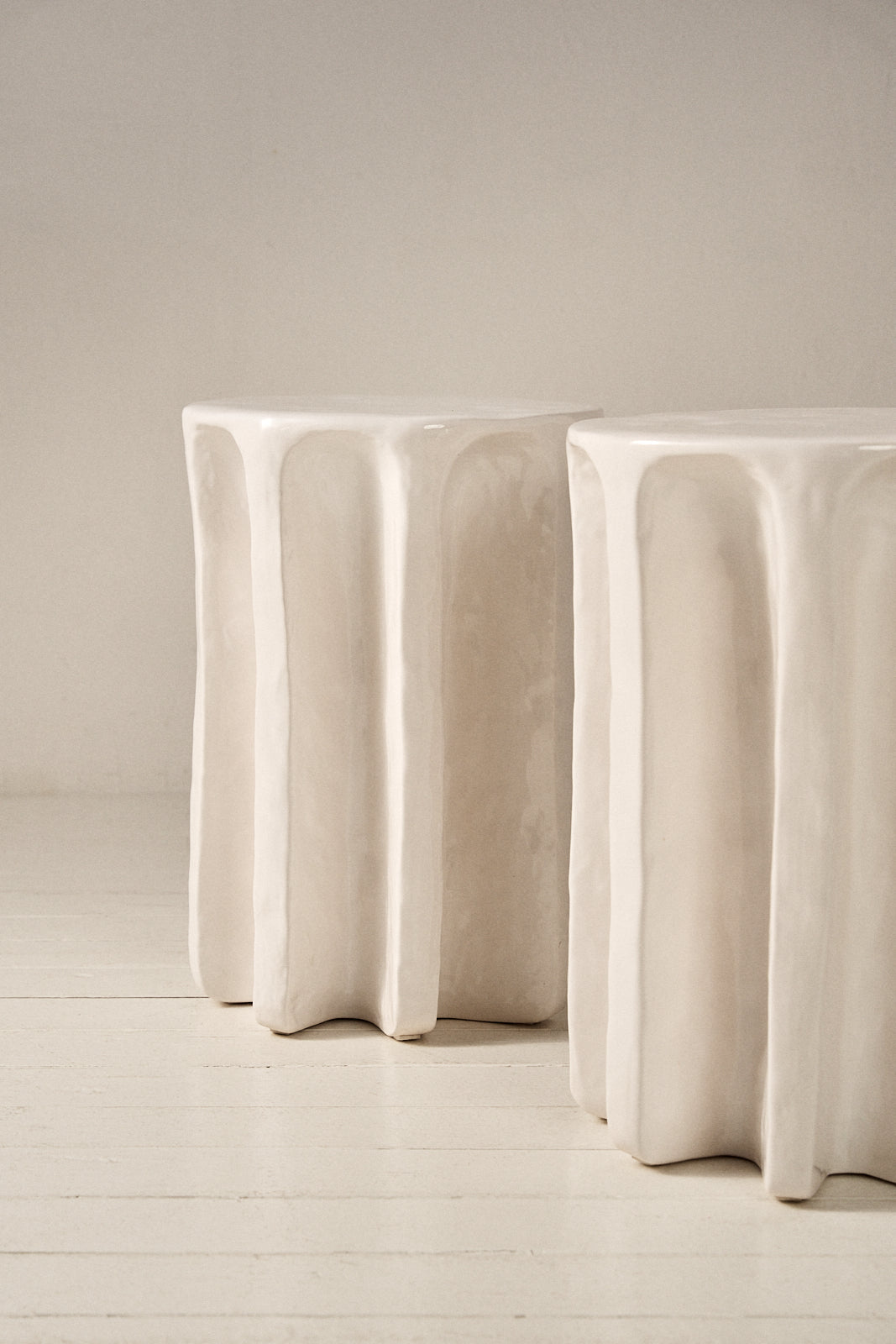 Mesa Auxiliar del Siglo XXI en Cerámica Blanca - 3