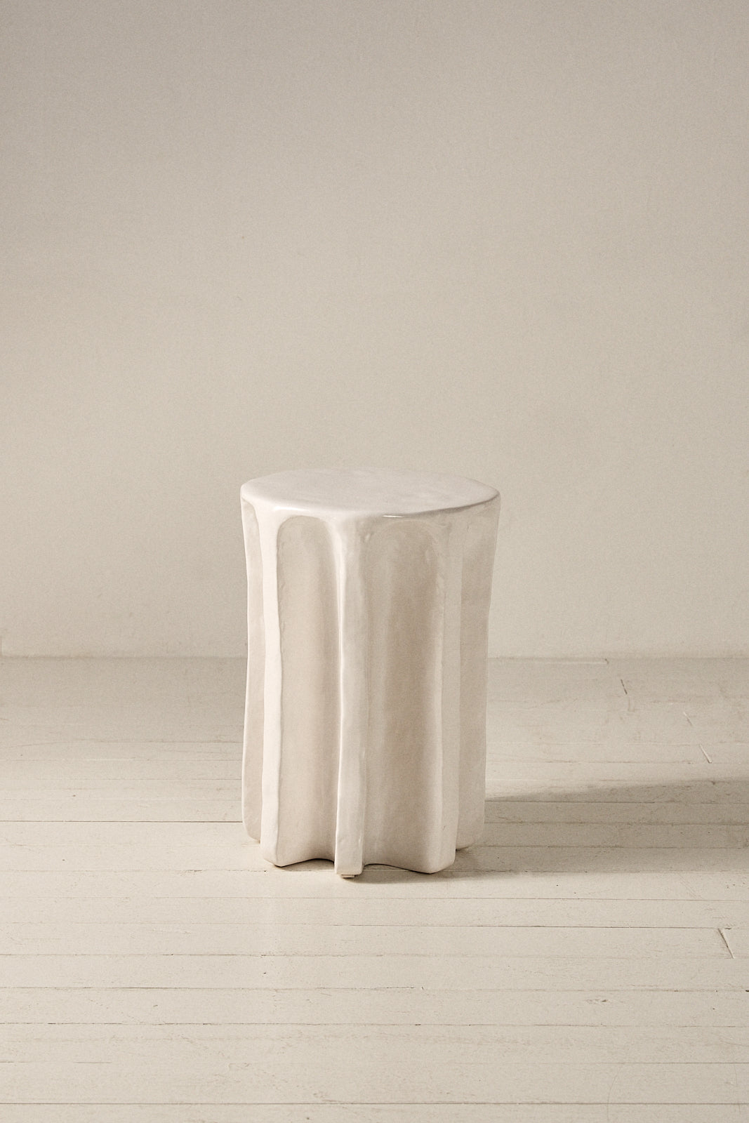 Mesa Auxiliar del Siglo XXI en Cerámica Blanca - 4