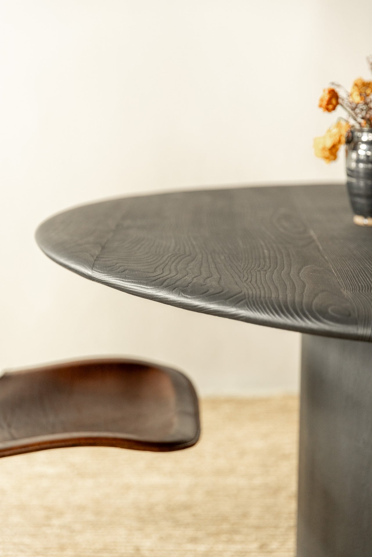 Mesa de Comedor del Siglo XXI en Madera de Castaño - 2