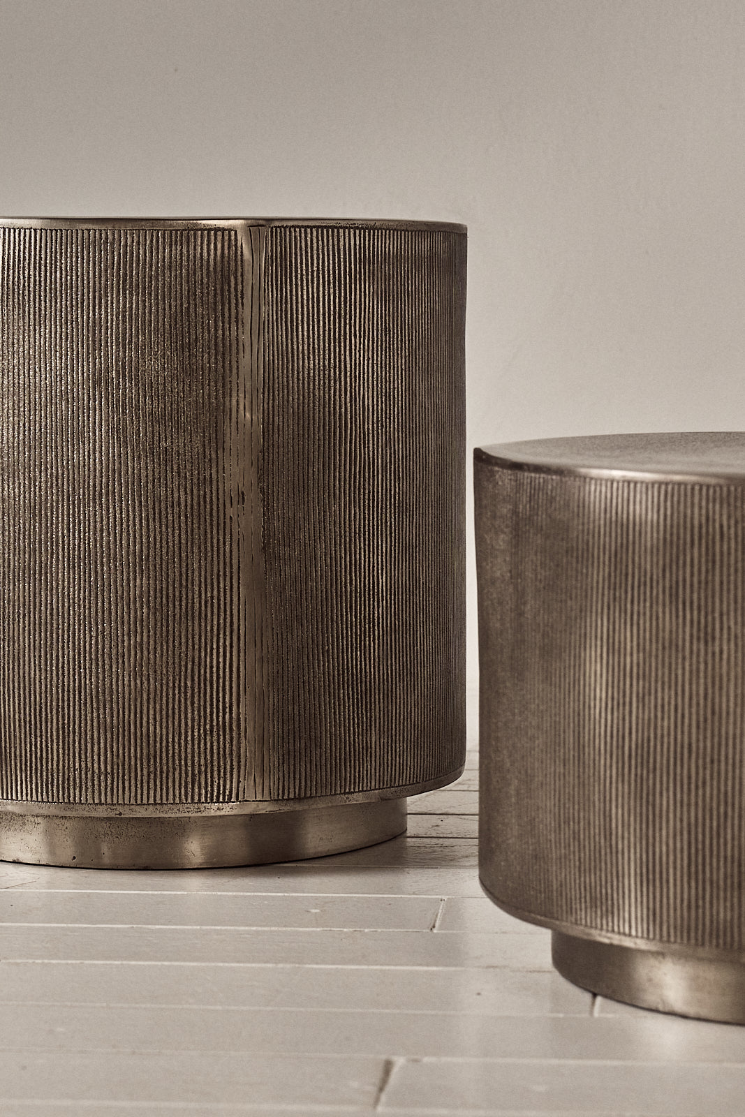 Mesa Auxiliar del Siglo XXI en Aluminio Cepillado - 2