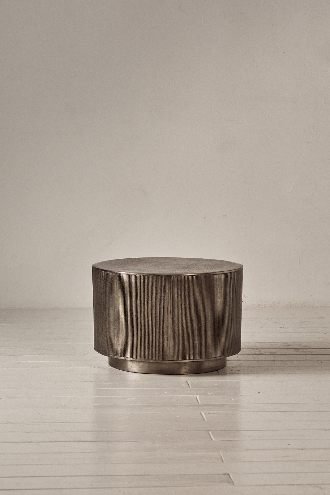 Mesa Auxiliar del Siglo XXI en Aluminio Cepillado