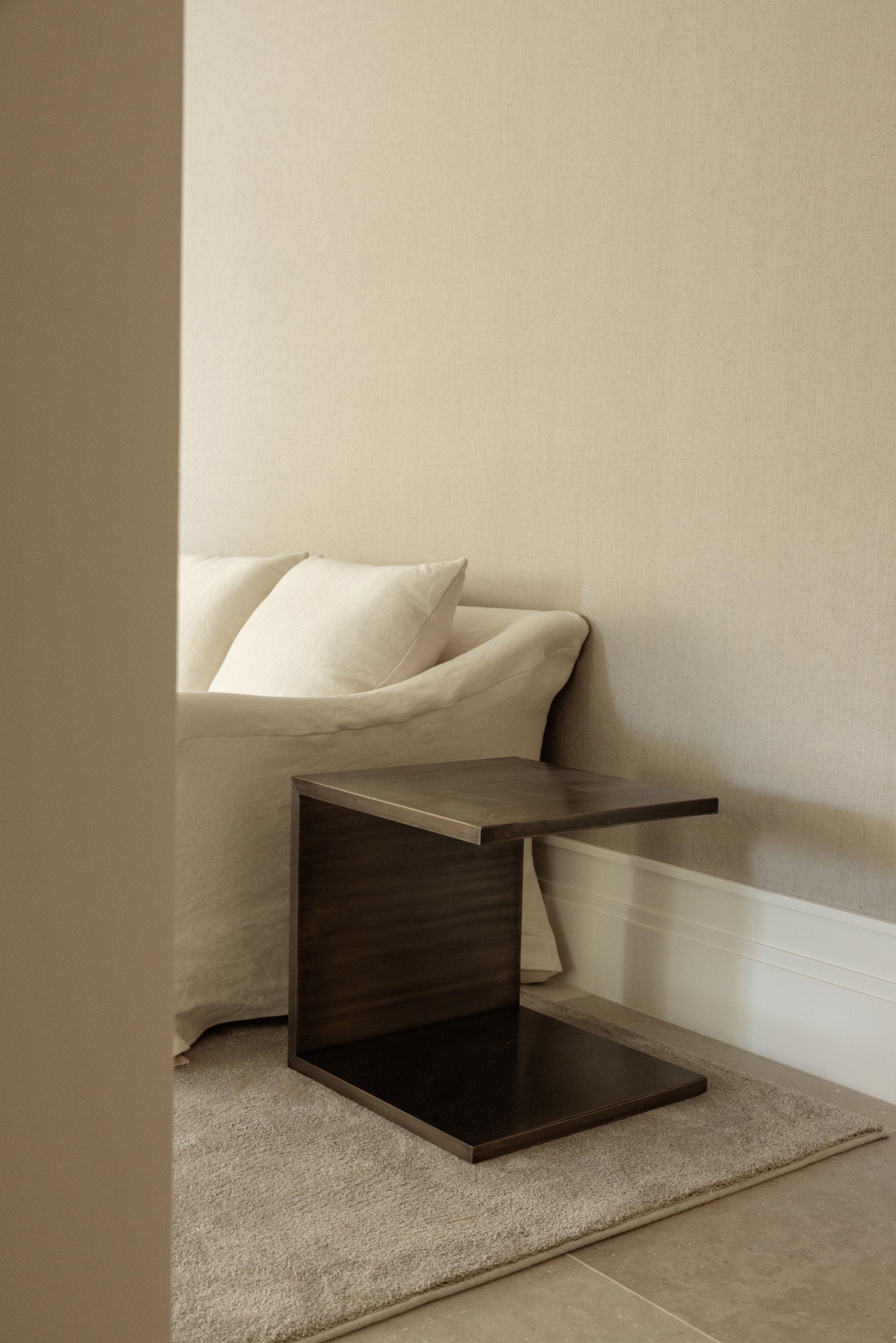 MESA AUXILIAR LATÓN ENVEJECIDO