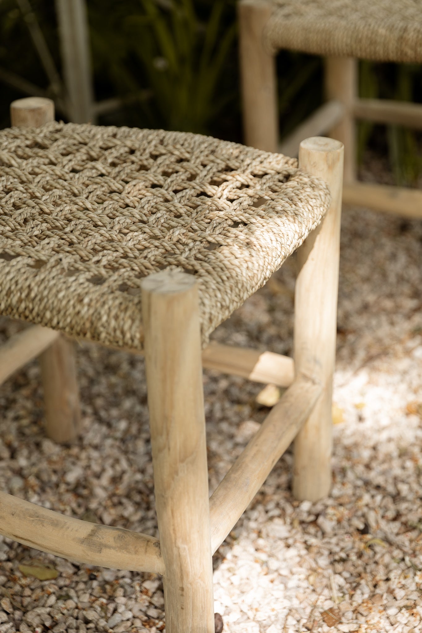 Taburete del Siglo XXI en Teca y Fibra Natural - 2