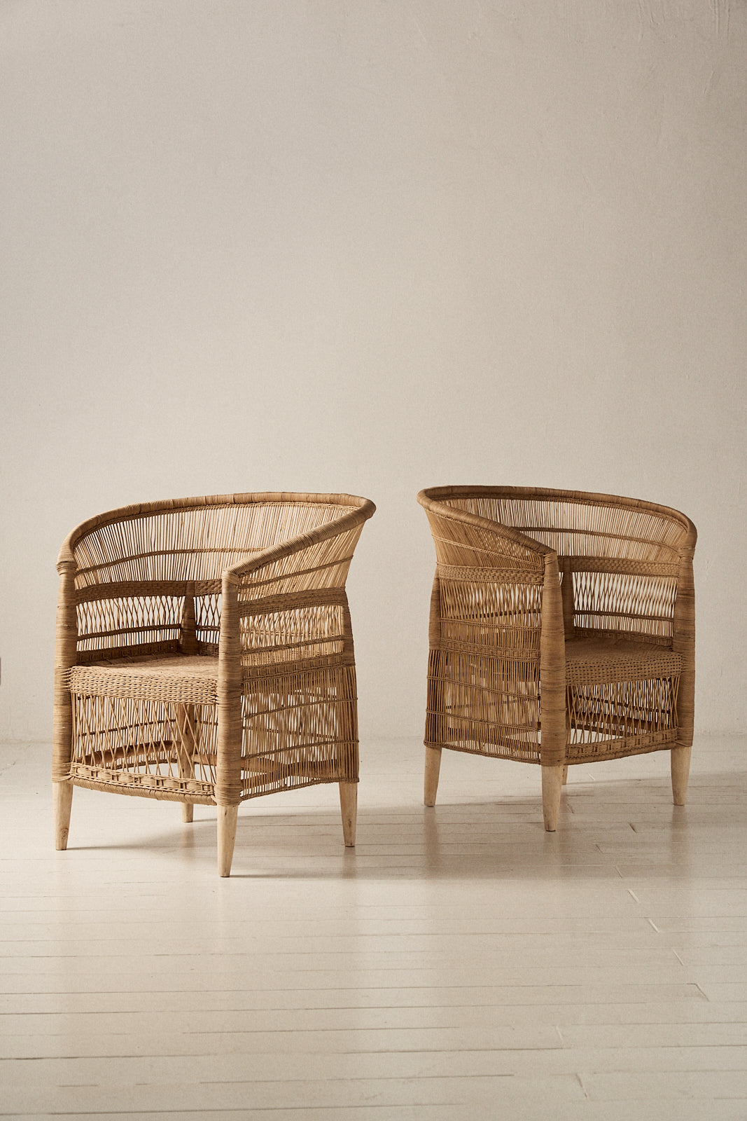 Butaca del Siglo XXI en Ratán con Respaldo Curvo