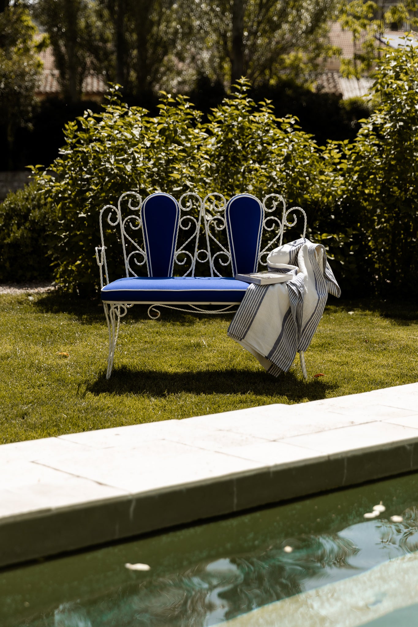 Banco de Jardín del Siglo XX Tapizado en Azul