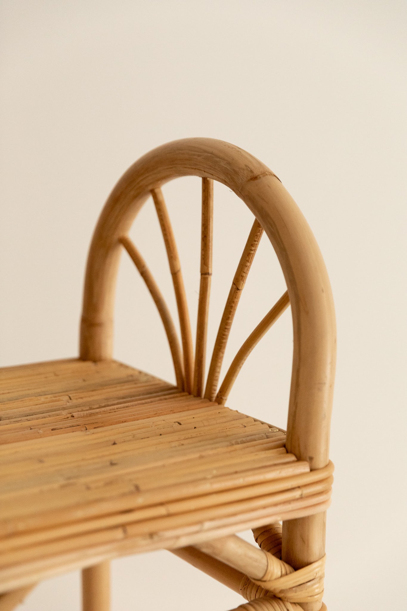 Taburete de Ratán del Siglo XXI con Respaldo Curvo - 2