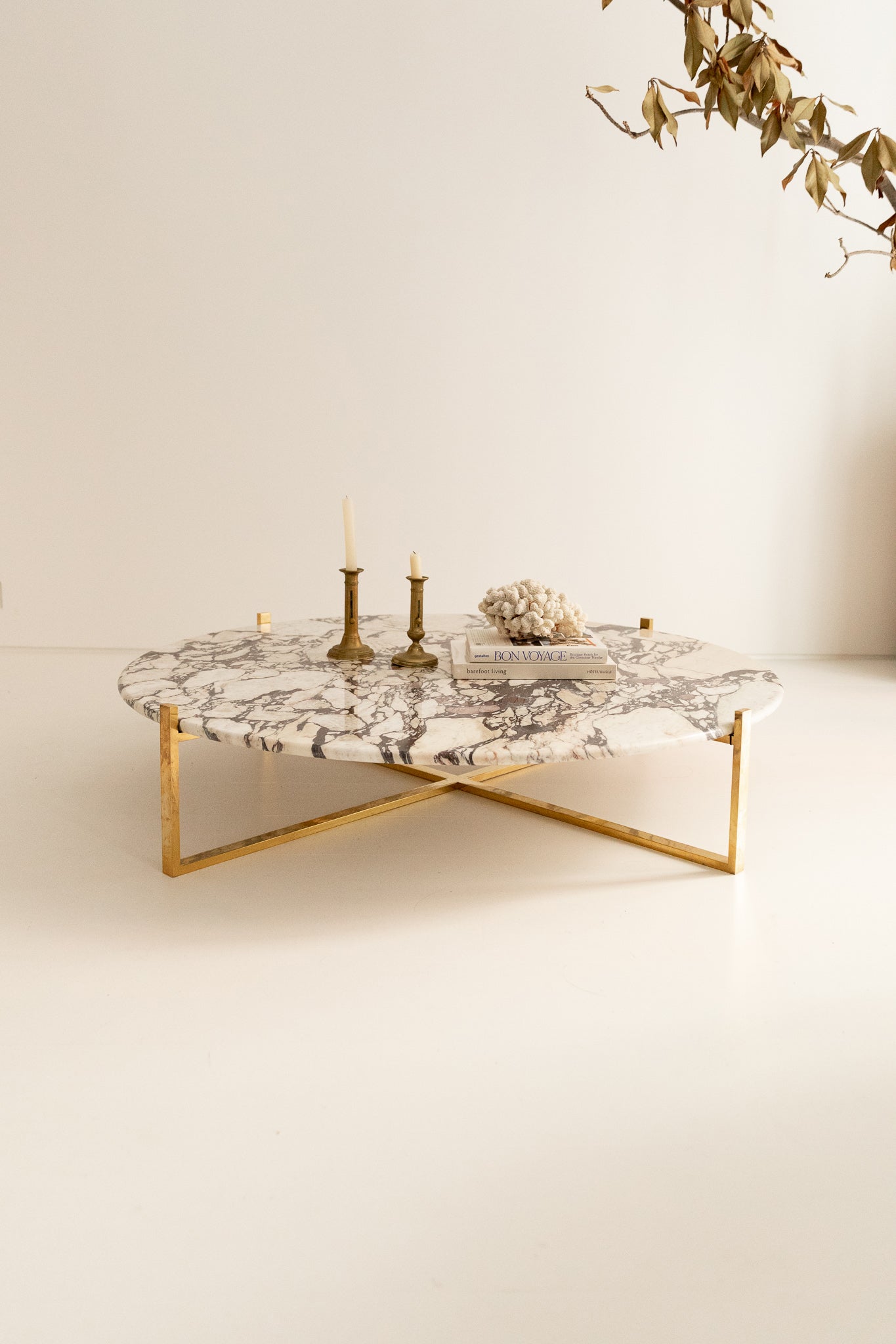 Mesa de Centro del Siglo XXI con Sobre de Mármol Calacatta Viola