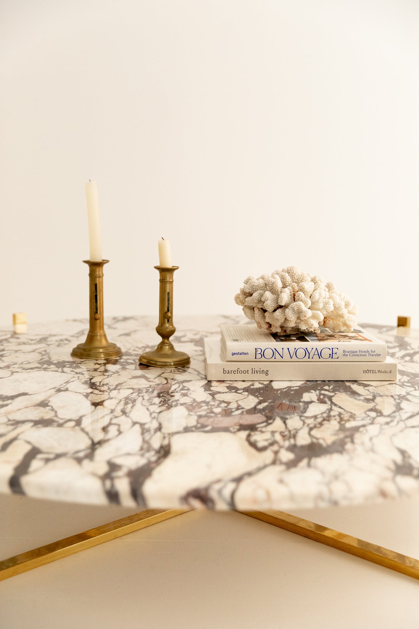 Mesa de Centro del Siglo XXI con Sobre de Mármol Calacatta Viola - 3