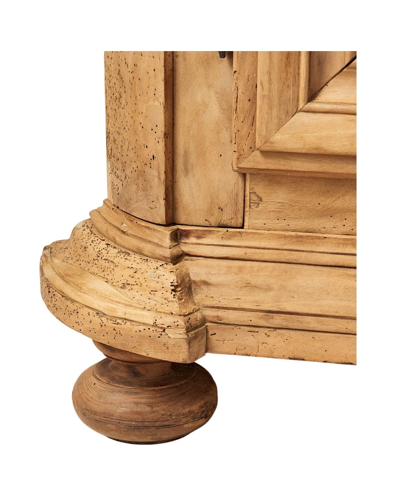 18th Century French Walnut Wardrobe in Louis XV Style - 7/7
