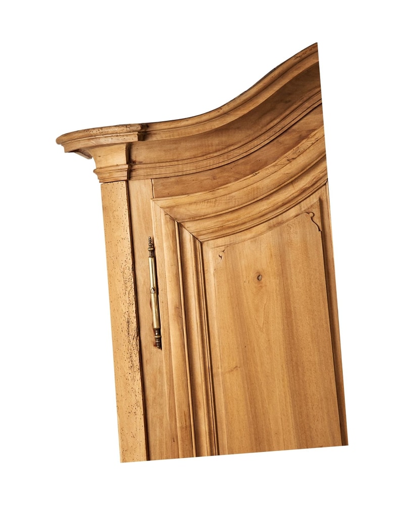 18th Century French Walnut Wardrobe in Louis XV Style - 4/7