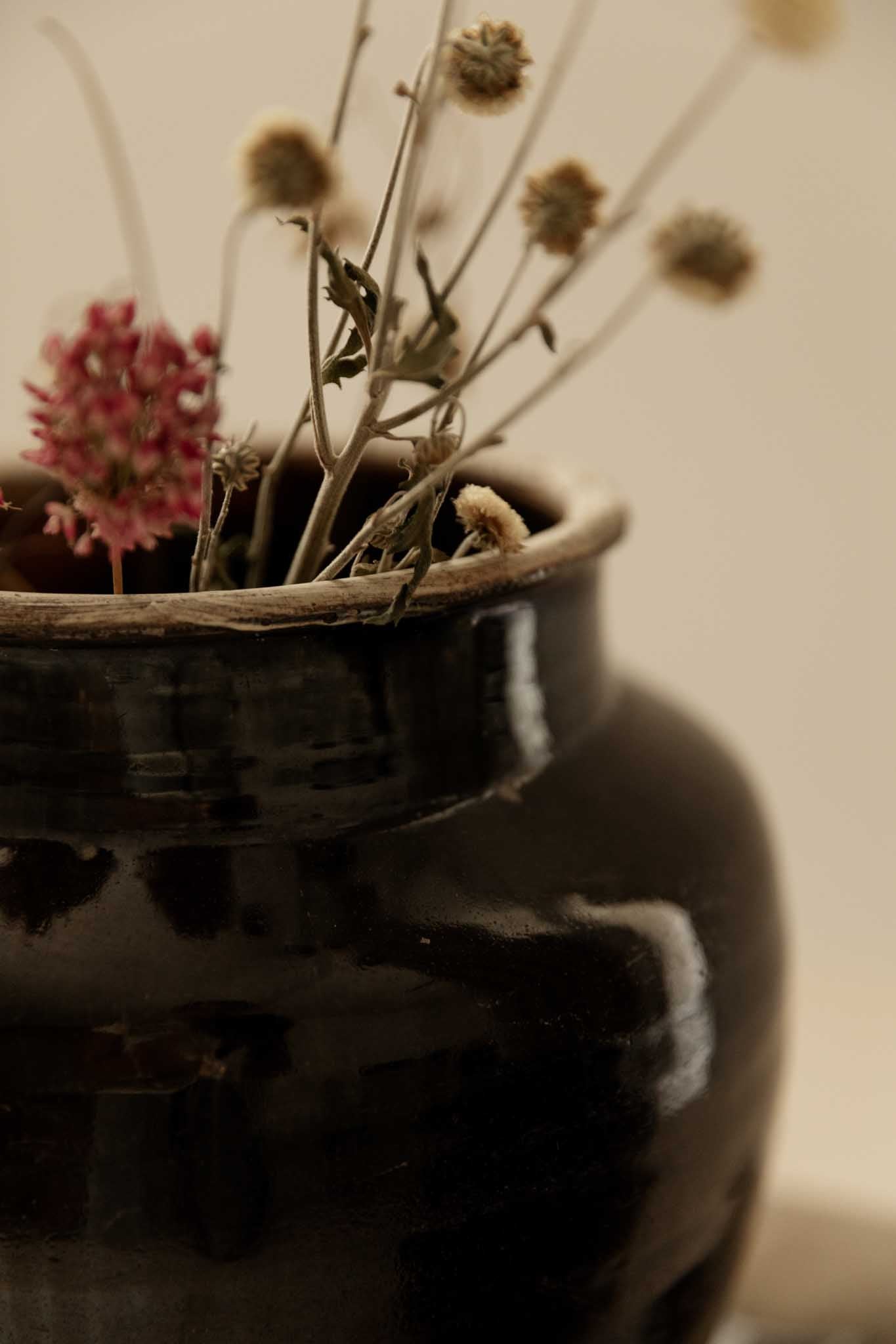 Colección de Jarrones Vintage del Siglo XX en Cerámica Negra - 2